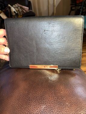 EUC Authentic Michael Kors Wallet/Clutch/Crossbody